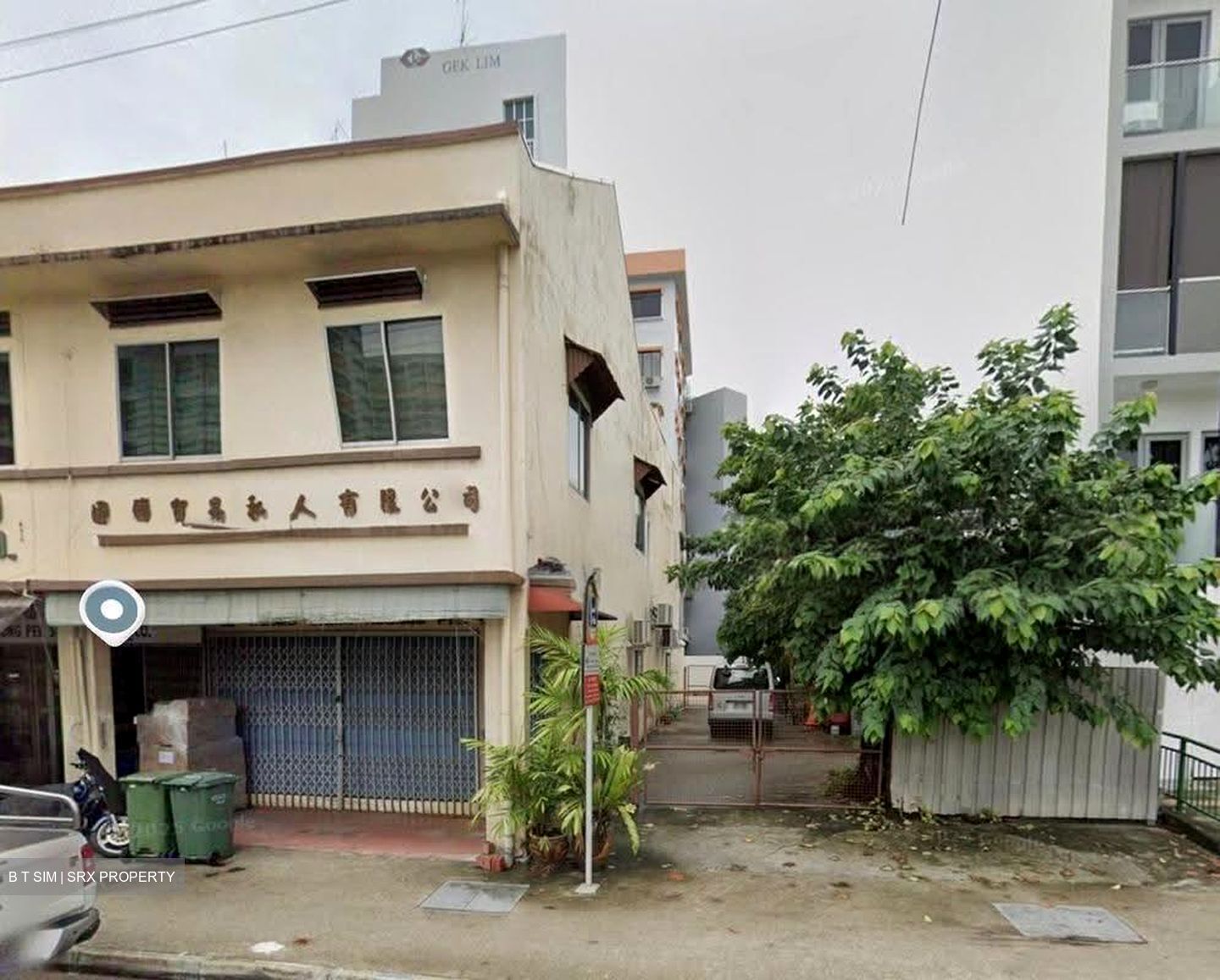 Sims Avenue (D14), Terrace #633035271